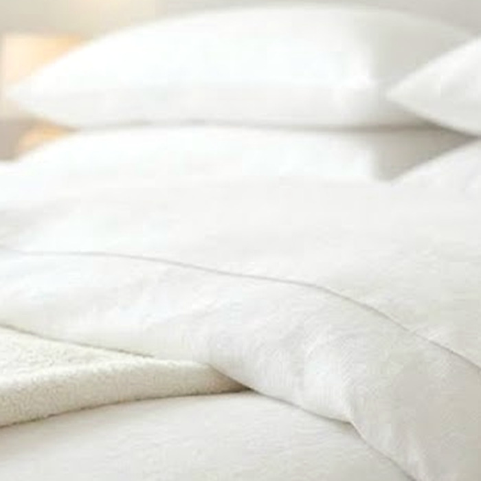 Duvet Cover — white duvet cover for hotels and hospitality, supplied wholesale by Formal Trading in Saudi Arabia and Bahrain. Sateen.